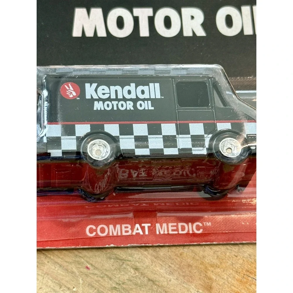 Hot Wheels Combat Medic Kendall Motor Oil Black 1:64 Premium Real Riders‎ DLB45